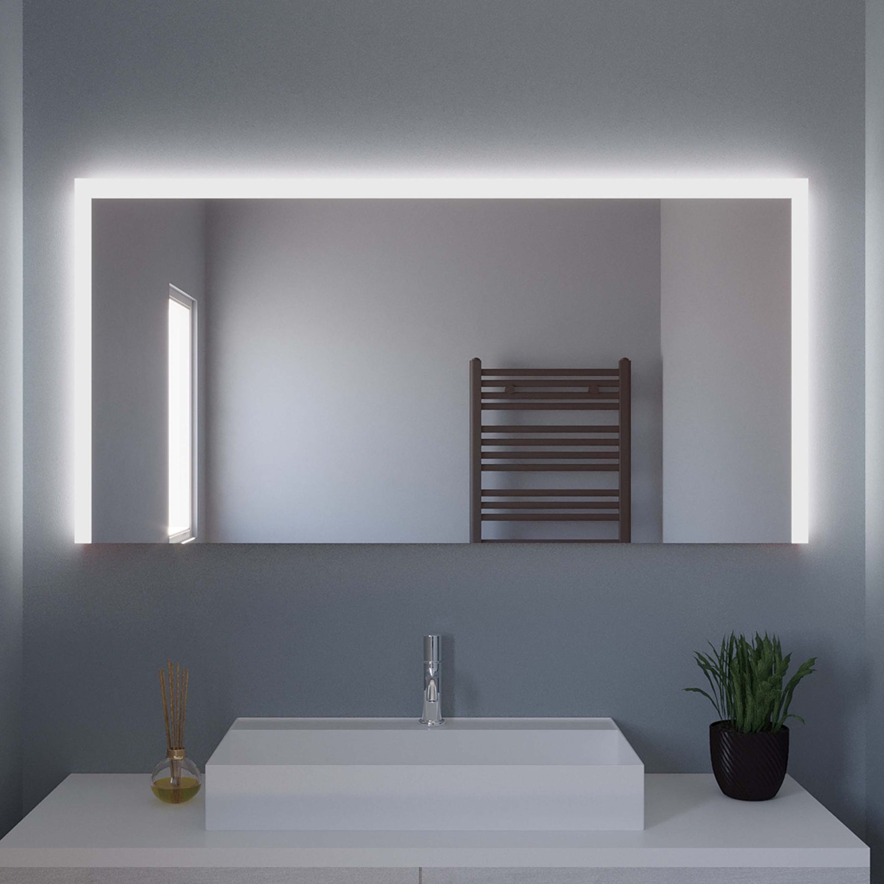 LED-Badspiegel, rechteckig mit hellem Lichtrahmen um die klare Spiegelfläche