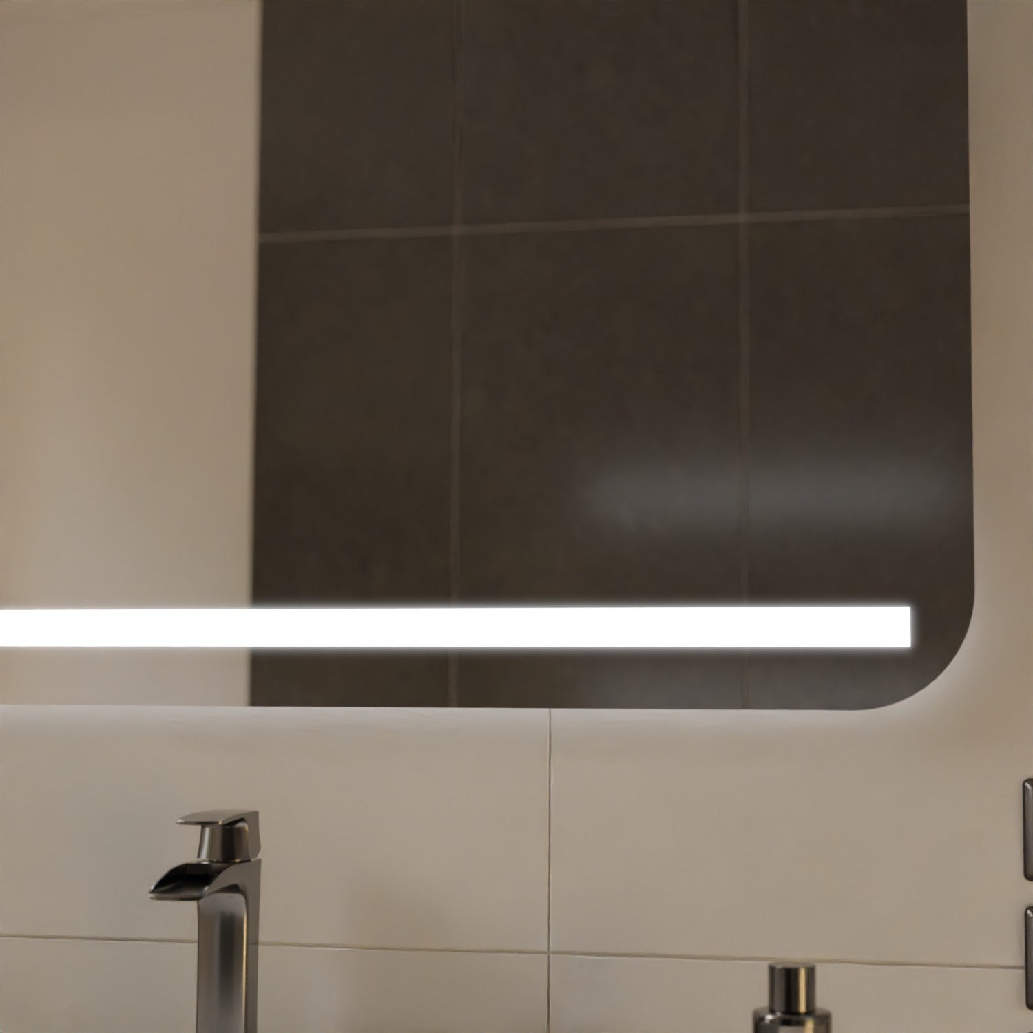 LED Badspiegel mit runden Ecken  - Karlsruhe 2