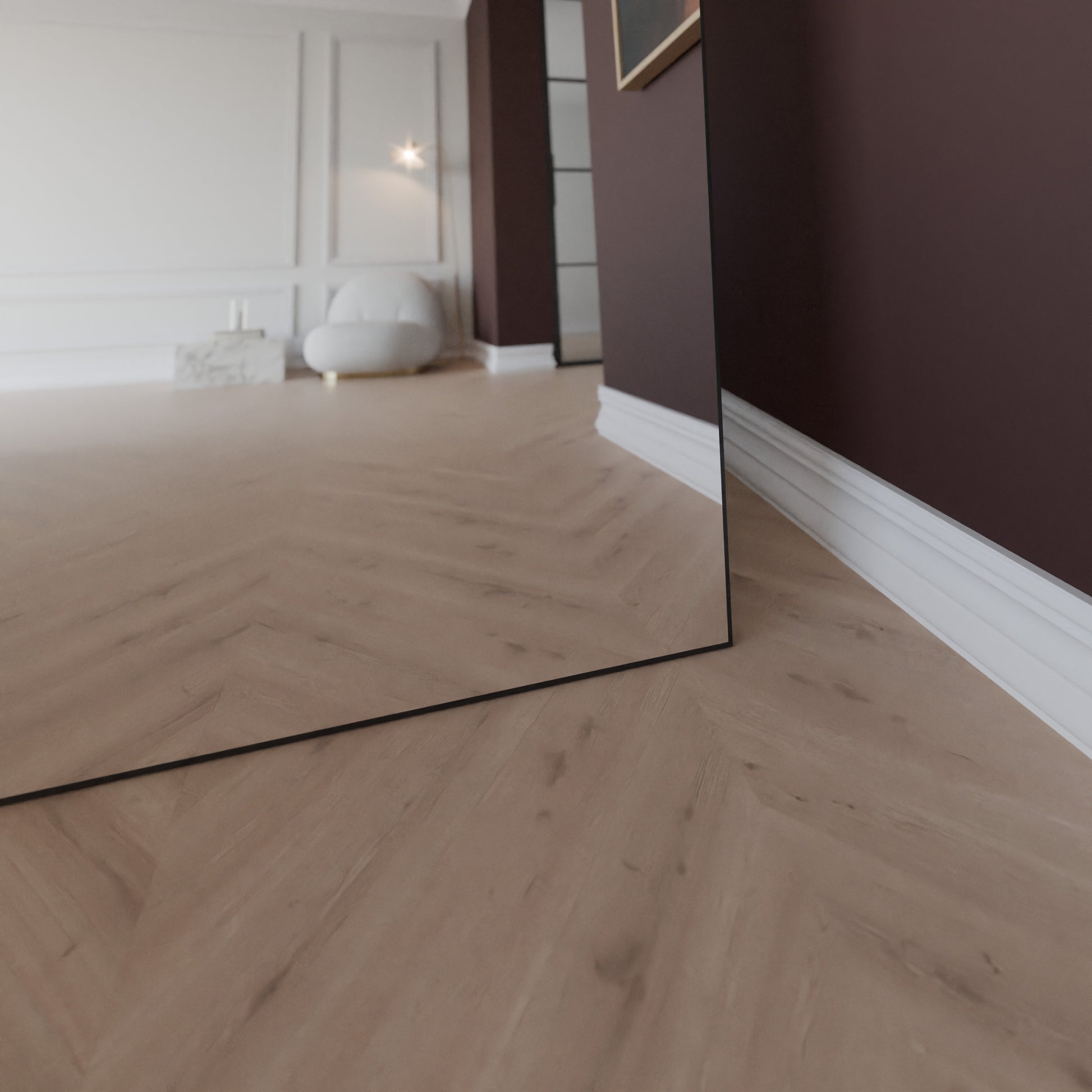 Standspiegel mit ovaler Spiegelplatte, schwarz eingefasst, Blick auf den Standfuß
