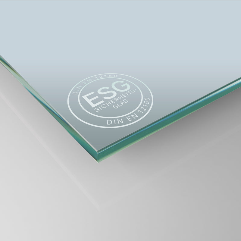 Ecke von satiniertem ESG-Sicherheitsglas, 4 mm, mit grünem Kantenfinish