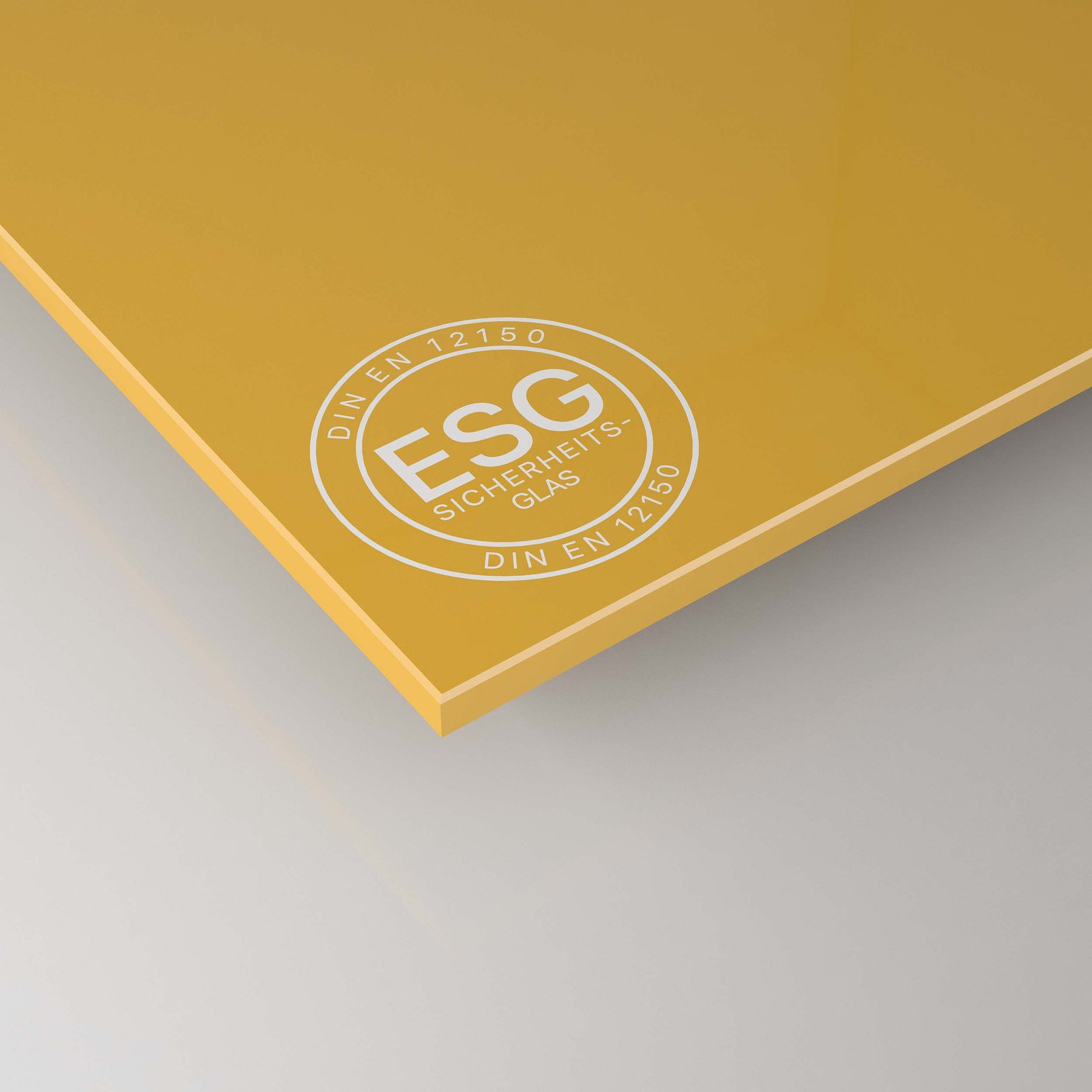 Gelb lackiertes ESG-Glas (4 mm) mit Zertifizierungsaufdruck