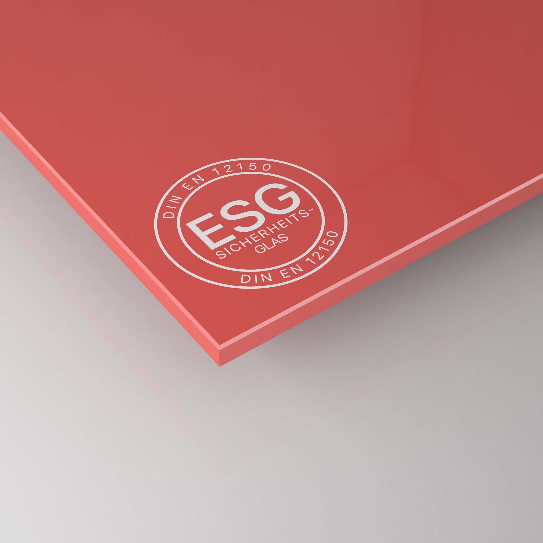ESG-Sicherheitsglasplatte, rot lackiert und satiniert, mit Prüfplakette am Rand