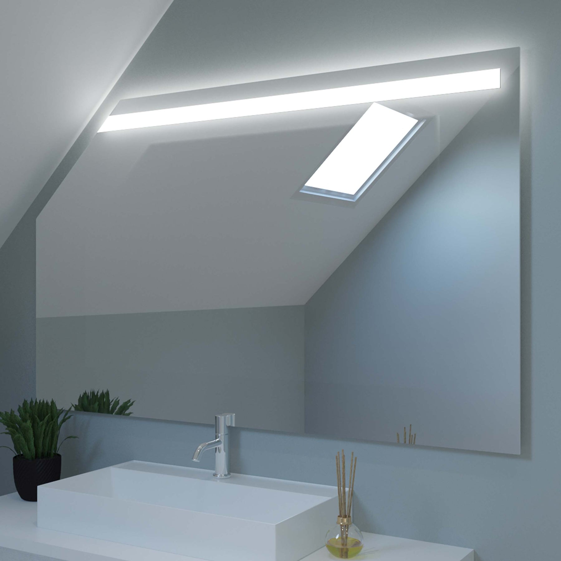 Spiegel für die Dachschräge mit langer LED-Lichtleiste, großes schräges Rechteck