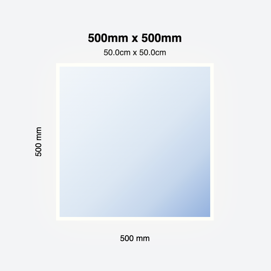 Darstellung der visuellen Vorschau eines Online-Spiegelkonfigurators, die ein quadratisches Spiegelmodell mit den Maßen 500 mm x 500 mm beziehungsweise 50 cm x 50 cm zeigt. Die Grafik hebt die exakten Abmessungen an allen Seiten hervor und dient Nutzern als Orientierungshilfe bei der Planung und individuellen Anpassung ihres Spiegels.