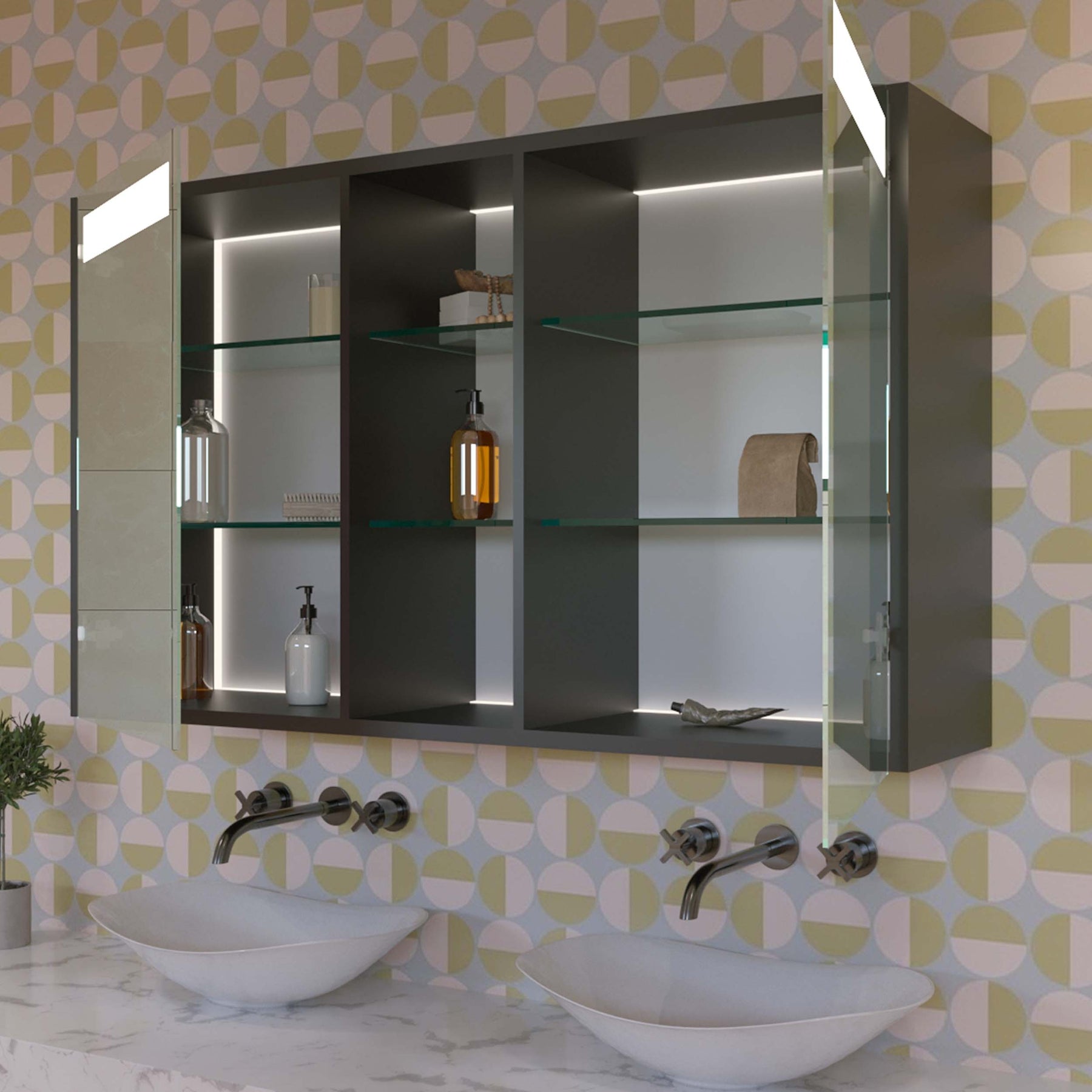 Badezimmer-Spiegelschrank mit offenen Fächern, LED-Beleuchtung und Glasböden