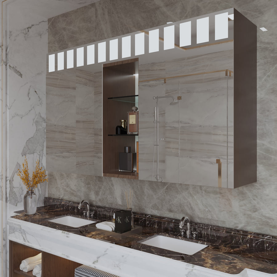 Badezimmer-Spiegelschrank mit zwei Spiegelklappen, offenen Ablagen und Innenbeleuchtung