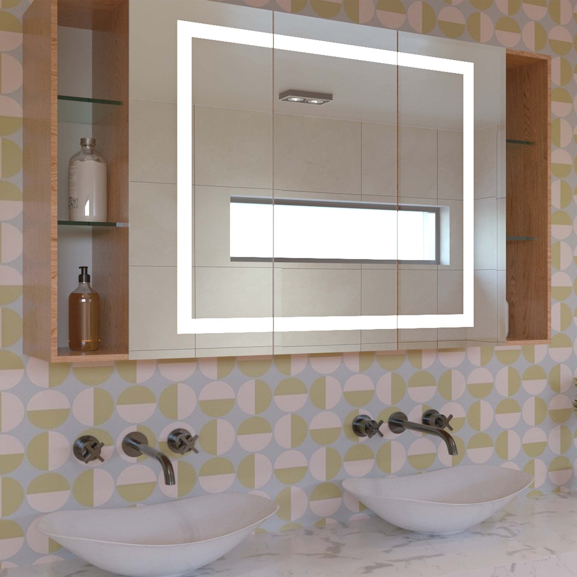 Badezimmerspiegelschrank Luca mit integriertem Licht, breiter Spiegelfront und Regalfach