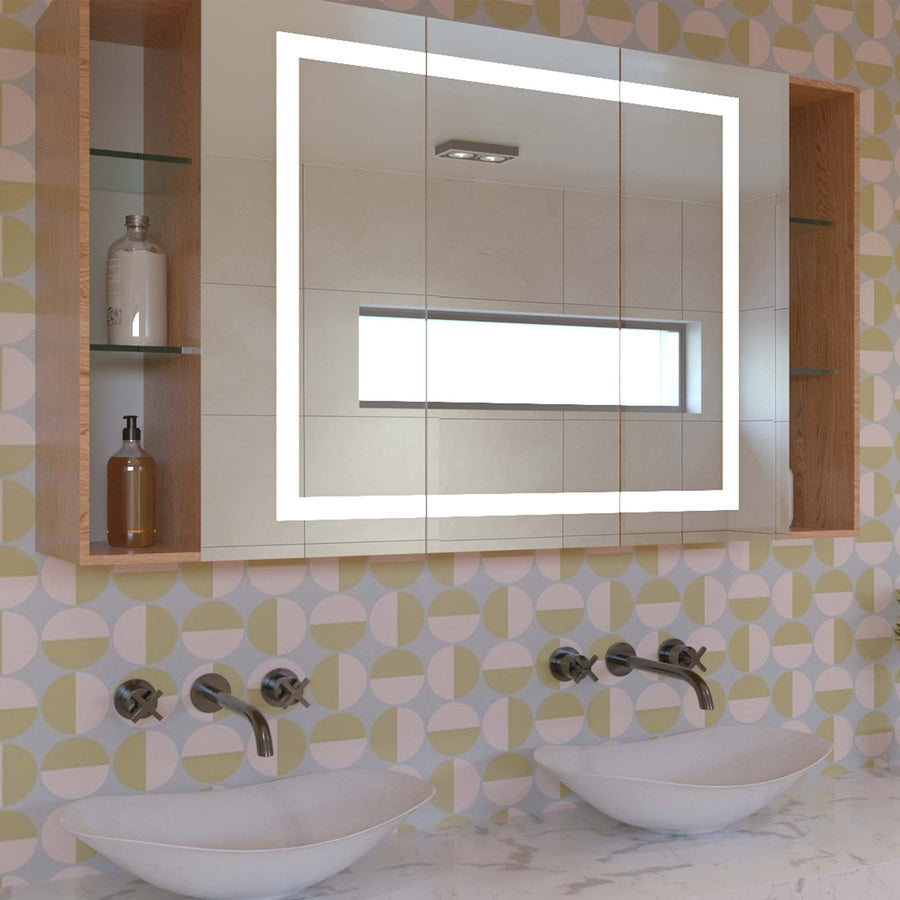 Badezimmerspiegelschrank Luca mit integriertem Licht, breiter Spiegelfront und Regalfach