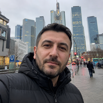 Serkan Akin aus Frankfurt bewertet seinen neuen Badspiegel