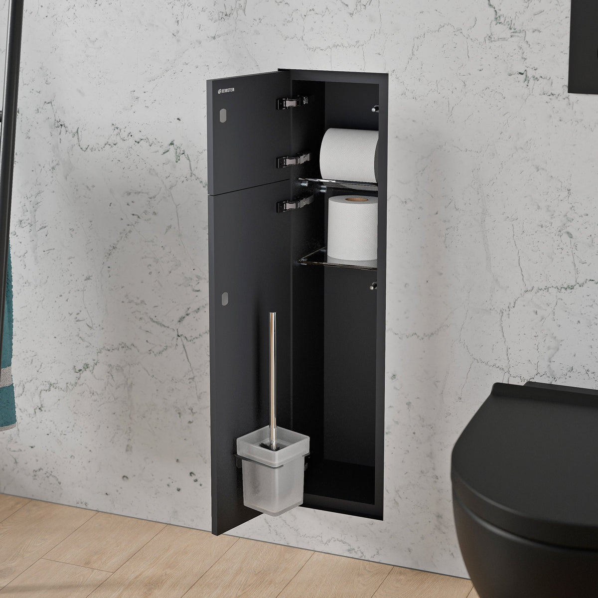 Schwarzes WC-Einbaumodul mit offenem Fach für Toilettenpapier und Toilettenbürste