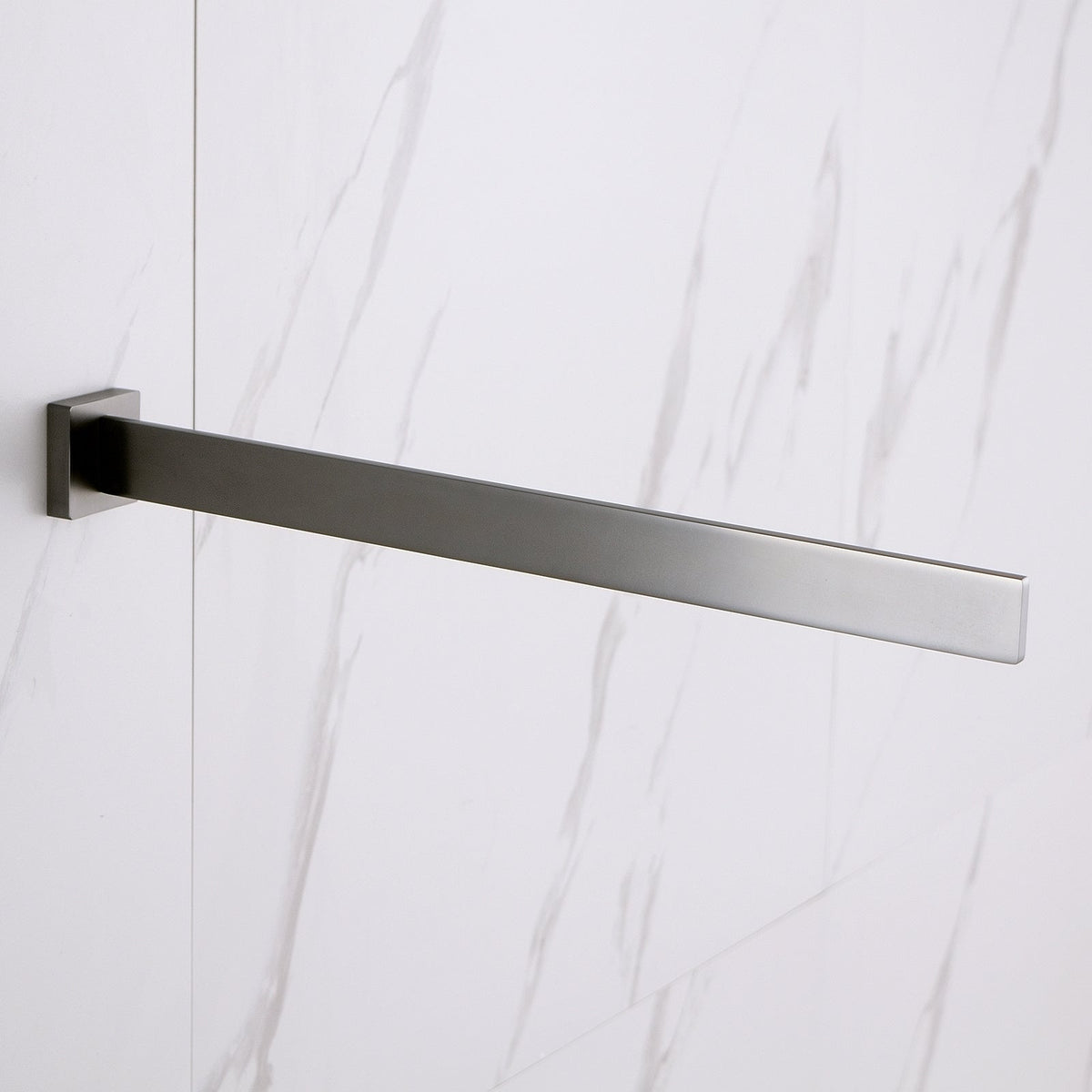 Edelstahl-Handtuchstange für die Wand in Gunmetal, 39 cm, mit schlichten eckigen Halterungen