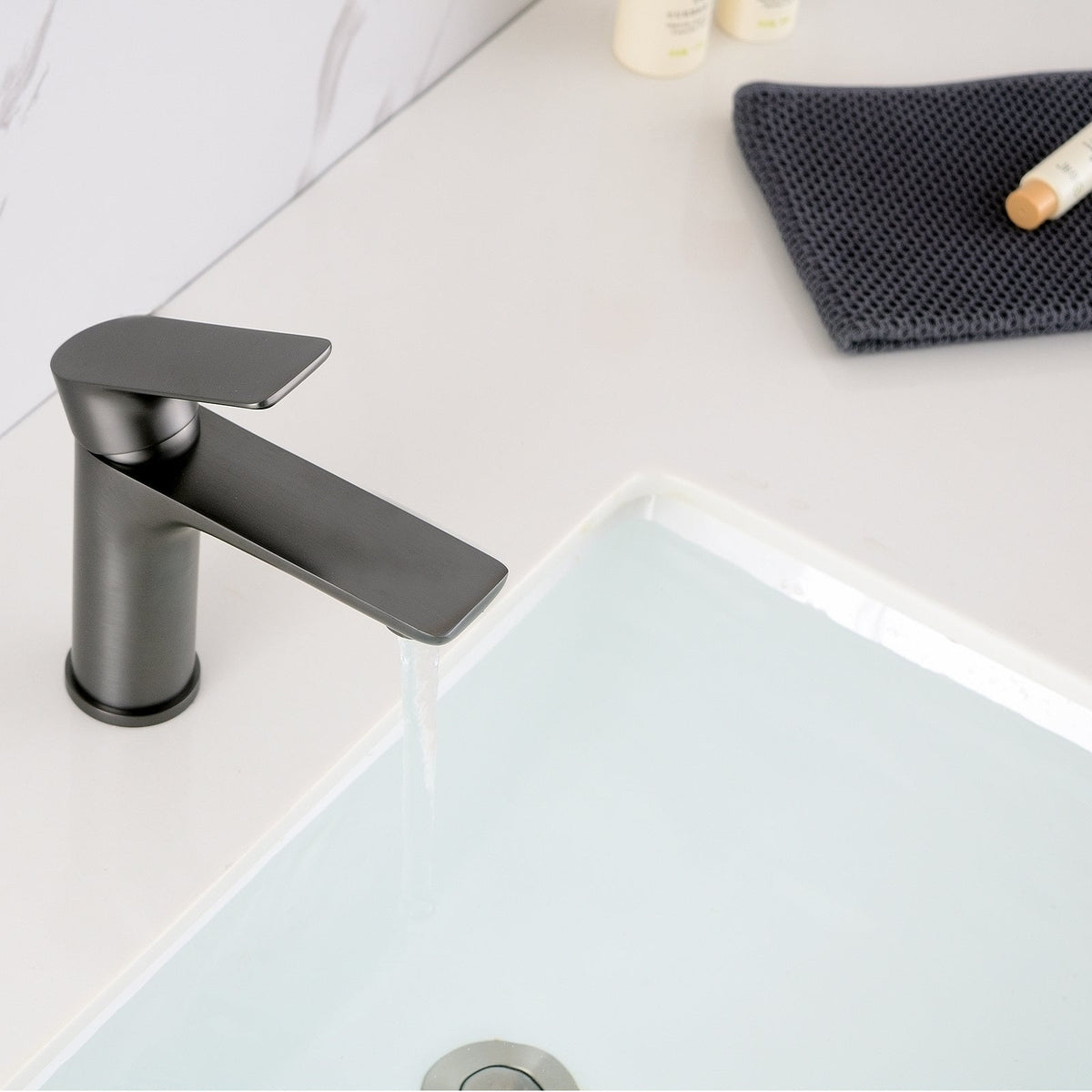 Kompakte Waschtischarmatur aus Messing – Gunmetal – Ansicht 4