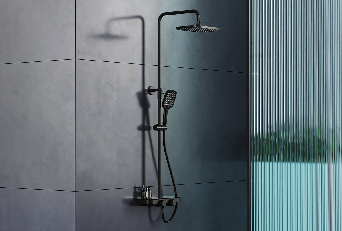 Mattschwarzes Thermostat-Duschsystem mit Ablage, rundem Duschkopf und eckiger Handbrause