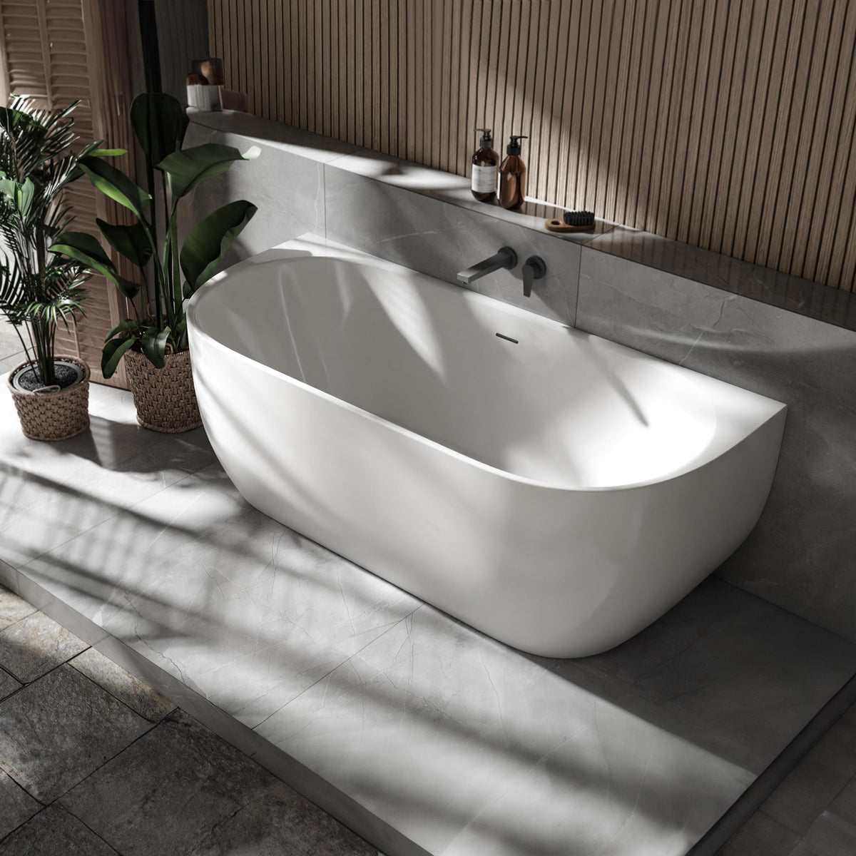 Ovale Acrylbadewanne mit gerader Rückseite, weiß und freistehend