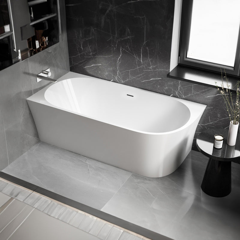 Schmale glänzend weiße Acryl-Eckbadewanne mit abgerundeter Vorderseite und Ablauföffnung