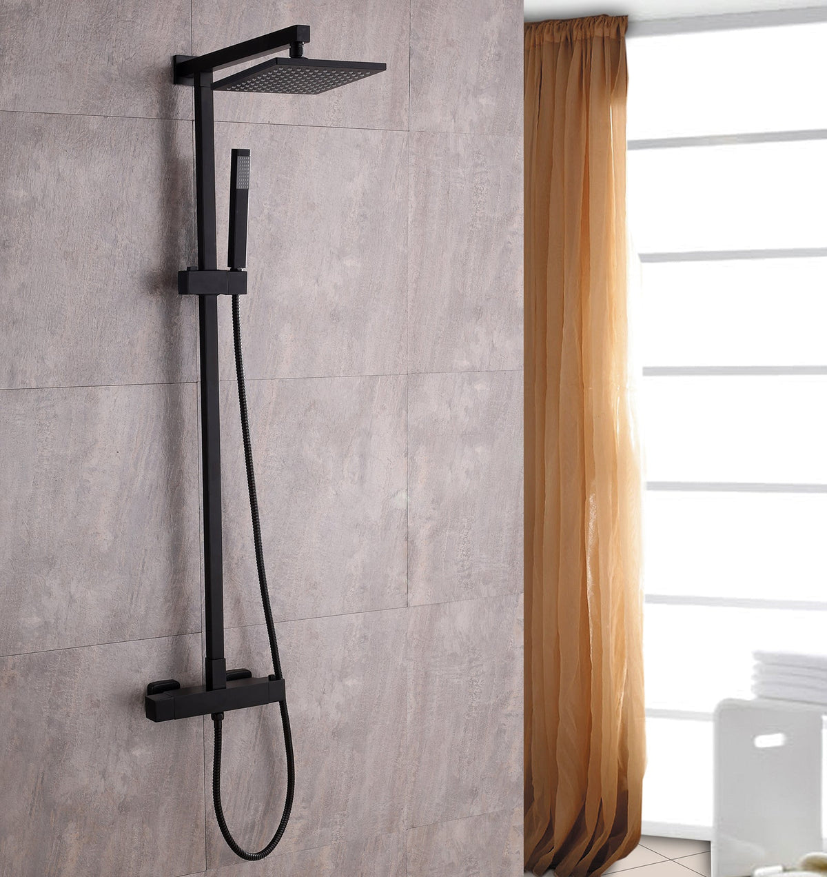 Schwarzes Thermostat-Duschset mit eckiger Kopfbrause, Handbrause und Wandstange