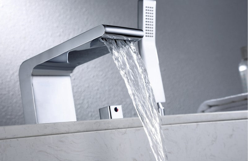 Verchromte Vierloch-Wannenrandarmatur mit Wasserfallauslauf – Ansicht 4