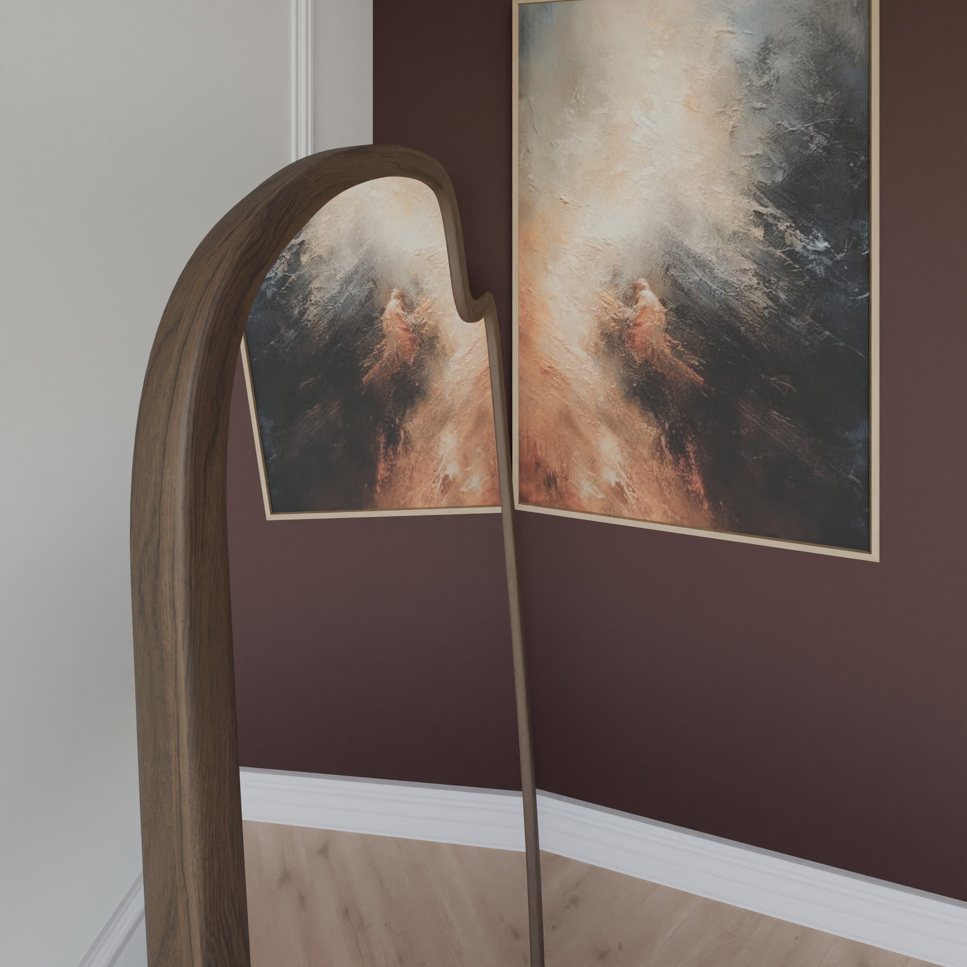 Standspiegel mit dunklem Holzrahmen, seitliche Ansicht der gerundeten Rahmenkante.